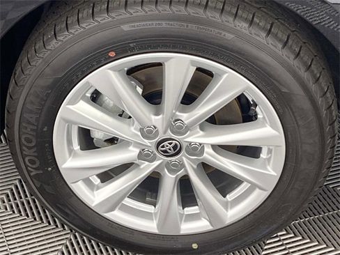 Used 2025 Toyota Corolla LE image 26