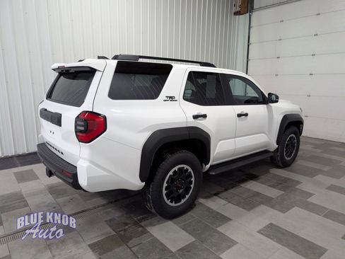 Used 2025 Toyota 4Runner TRD Off-Road image 4