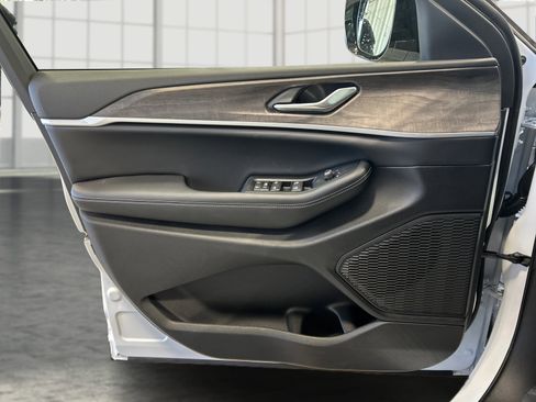 New 2026 Jeep Grand Cherokee L 4WD image 19