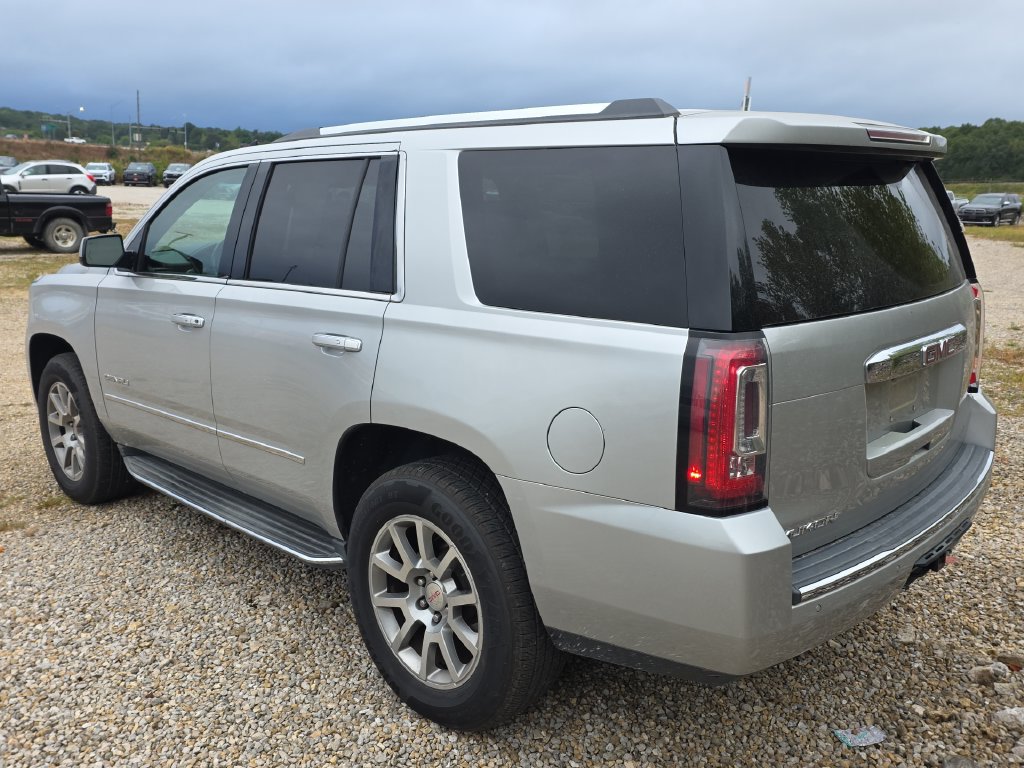 Used 2017 GMC Yukon Denali AWD/4WD image 4