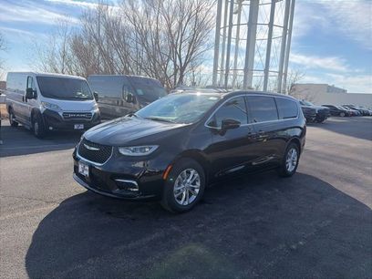 New 2026 Chrysler Pacifica Select