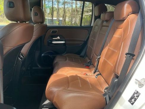 Used 2021 Mercedes-Benz GLB 250 4MATIC w/ AMG Line image 15