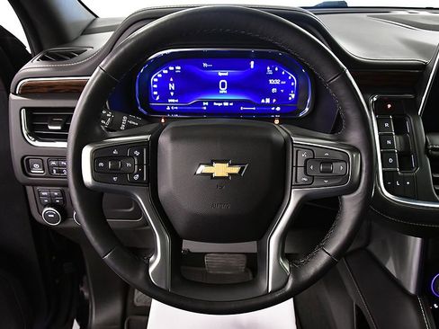 Used 2023 Chevrolet Tahoe Premier AWD/4WD image 18