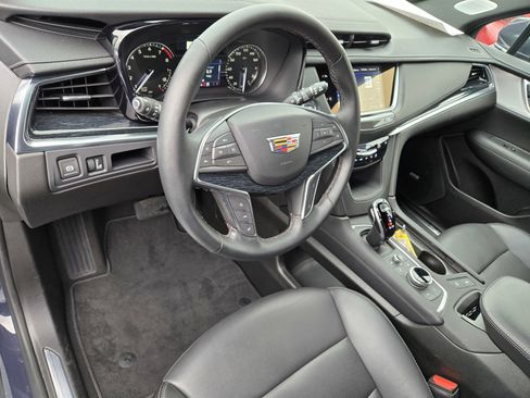 Certified 2025 Cadillac XT5 Premium Luxury image 13