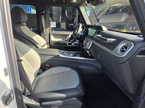 Used 2025 Mercedes-Benz G 580 w/ EQ Technology image 11