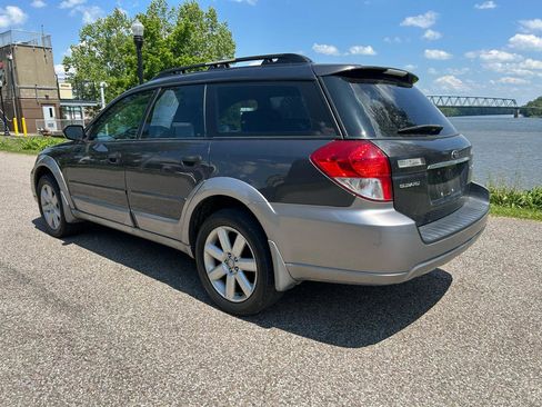 Used 2009 Subaru Outback 2.5i Special Edition AWD/4WD image 3