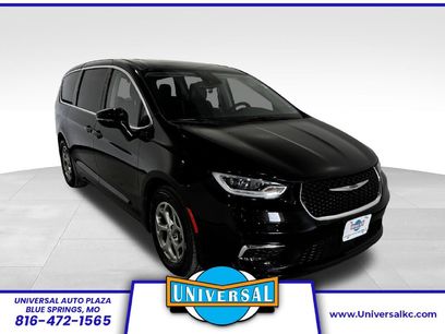 Used 2024 Chrysler Pacifica Limited