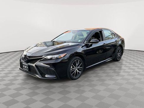 Used 2024 Toyota Camry SE w/ Cold Weather Package image 7