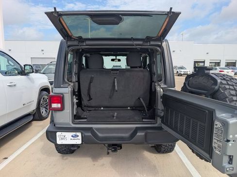 Used 2021 Jeep Wrangler Sport AWD/4WD image 24