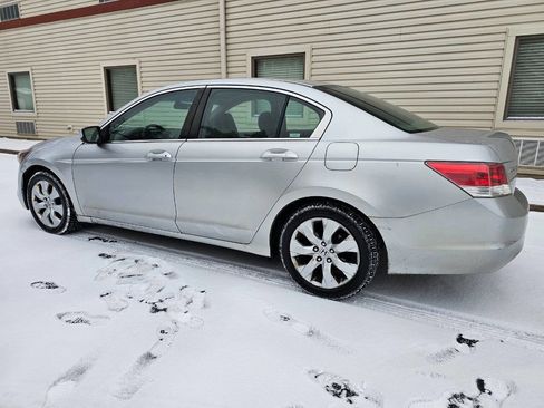 Used 2009 Honda Accord EX image 2