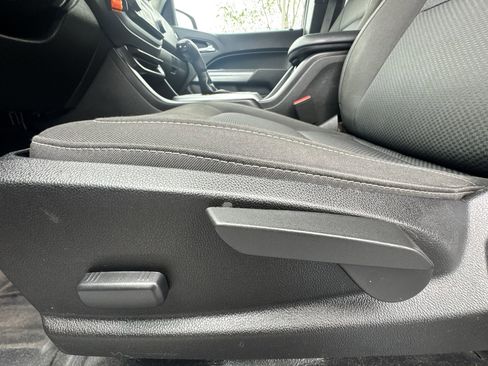 Used 2020 Chevrolet Colorado LT w/ Safety Package AWD/4WD image 12