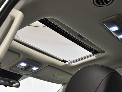 Used 2021 Kia Telluride S image 40