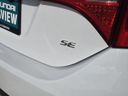 Used 2018 Toyota Corolla SE image 7