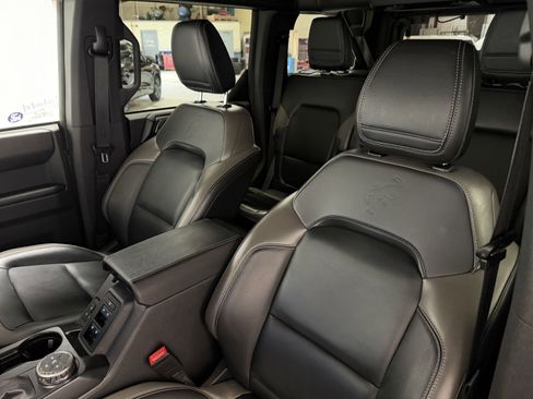 Used 2025 Ford Bronco Outer Banks AWD/4WD image 21