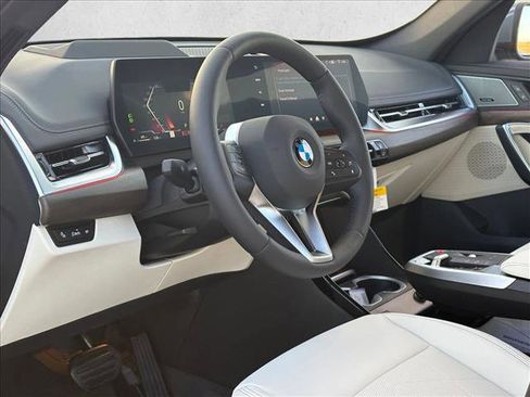 New 2026 BMW X1 xDrive28i w/ Technology Package image 3