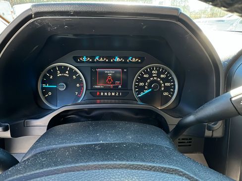 Used 2015 Ford F150 XLT w/ Equipment Group 302A Luxury image 30