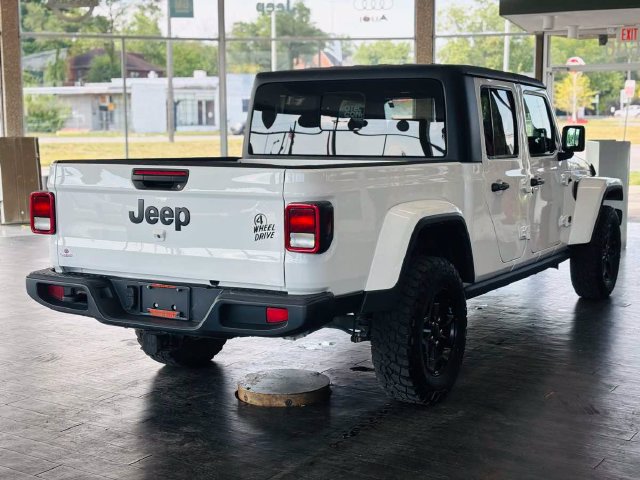 Used 2023 Jeep Gladiator Sport AWD/4WD image 8