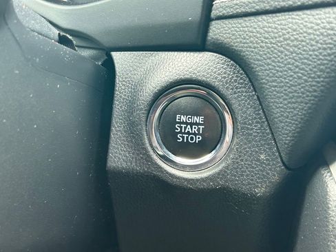 Used 2020 Toyota RAV4 XLE image 25