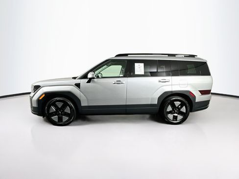 Used 2025 Hyundai Santa Fe SEL FWD image 4