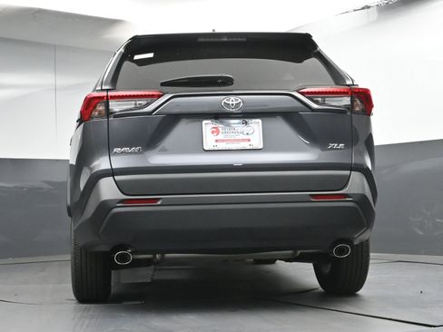 Used 2022 Toyota RAV4 XLE FWD image 35