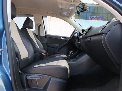 Used 2017 Volkswagen Tiguan S image 27