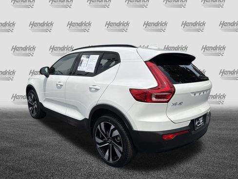 Certified 2025 Volvo XC40 B5 Ultra AWD/4WD image 8