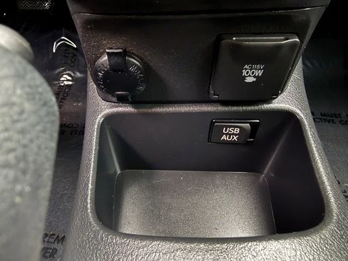 Used 2013 Toyota Matrix S FWD image 30