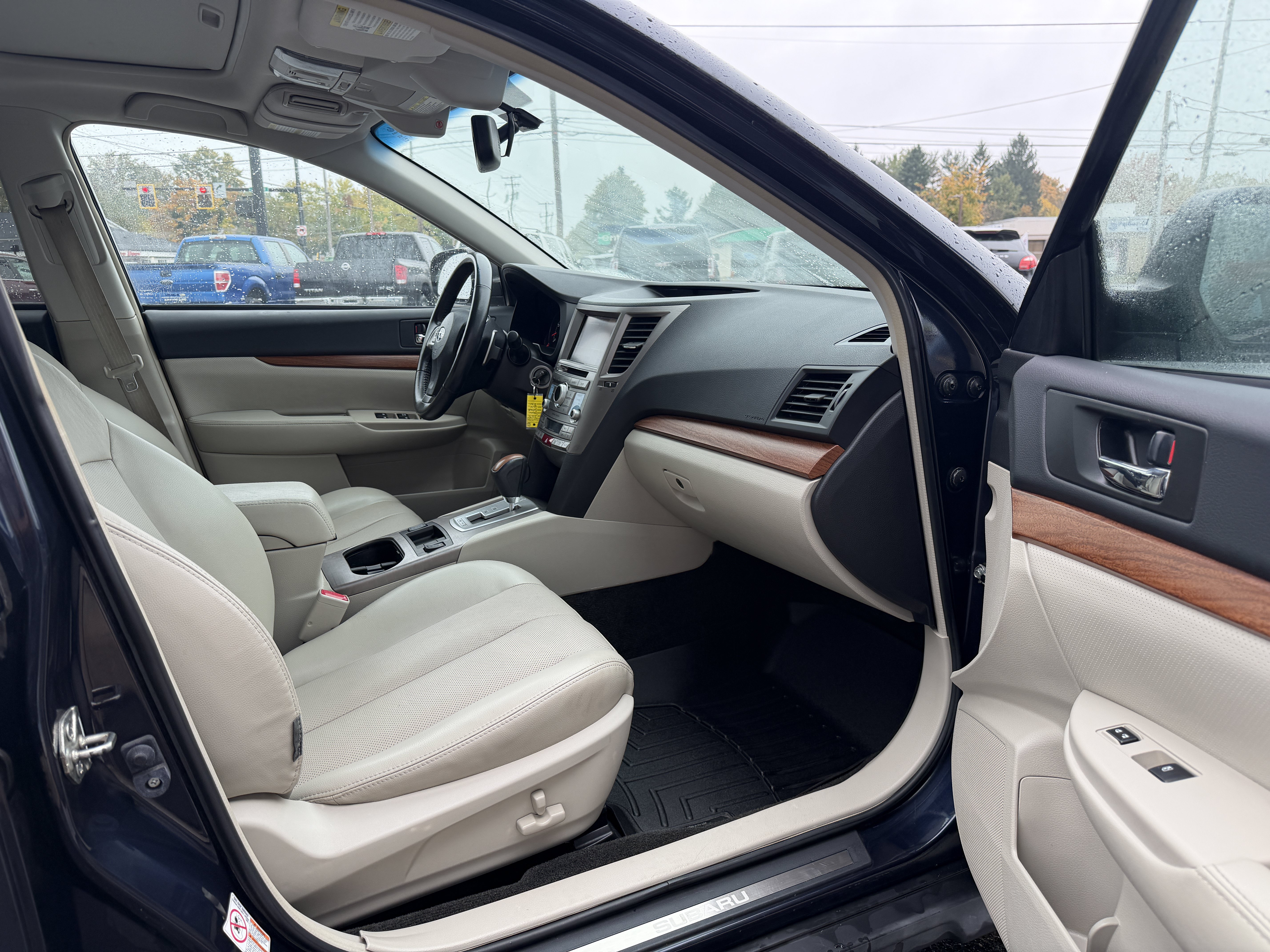 Used 2013 Subaru Outback 2.5i Limited AWD/4WD image 10