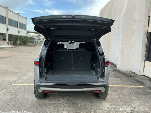 Used 2024 Rivian R1S Adventure Dual AWD/4WD image 9