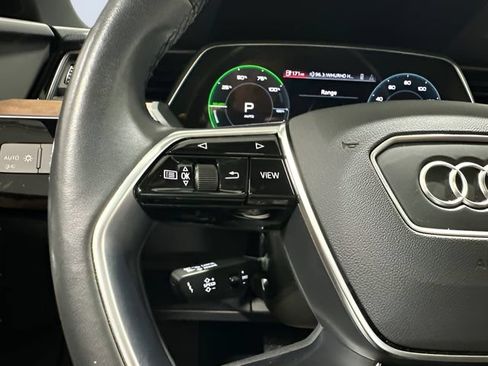 Used 2022 Audi e-tron Premium AWD/4WD image 18