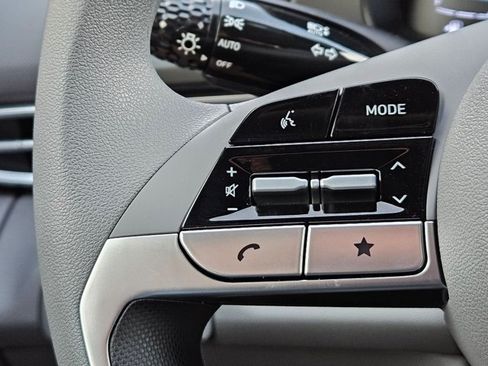 New 2026 Hyundai Elantra SE FWD image 15