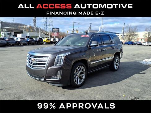 Used 2017 Cadillac Escalade Platinum image 4