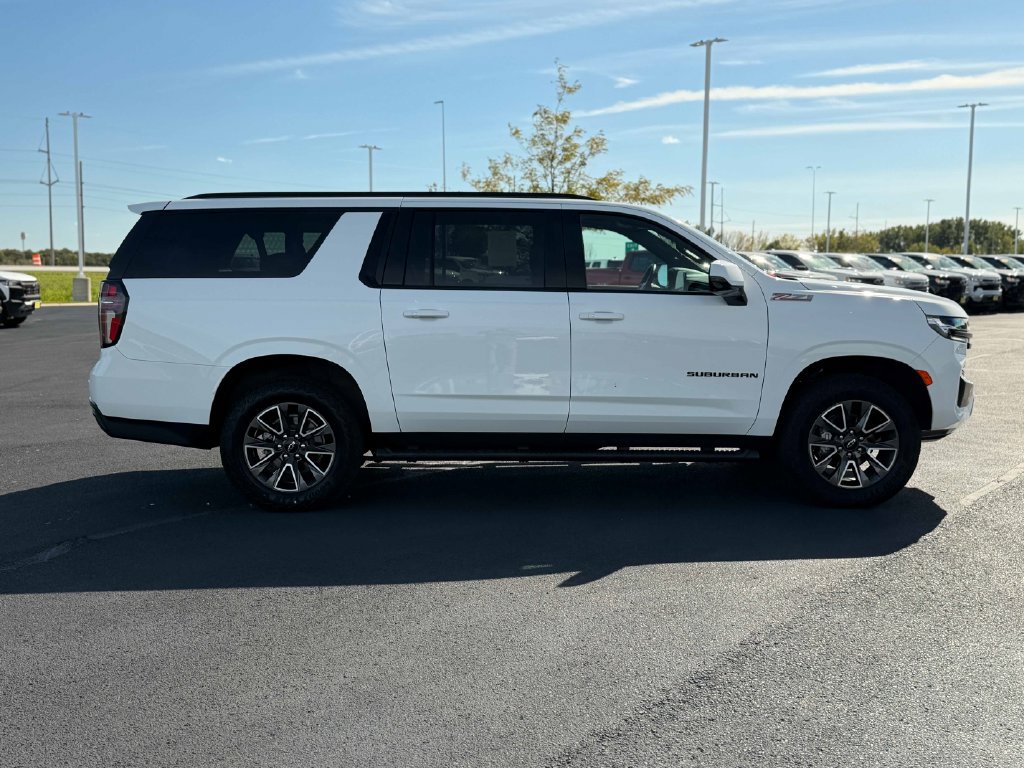 Used 2024 Chevrolet Suburban Z71 w/ Luxury Package AWD/4WD image 6