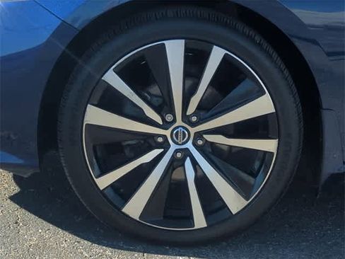 Used 2022 Nissan Altima 2.5 Platinum image 14