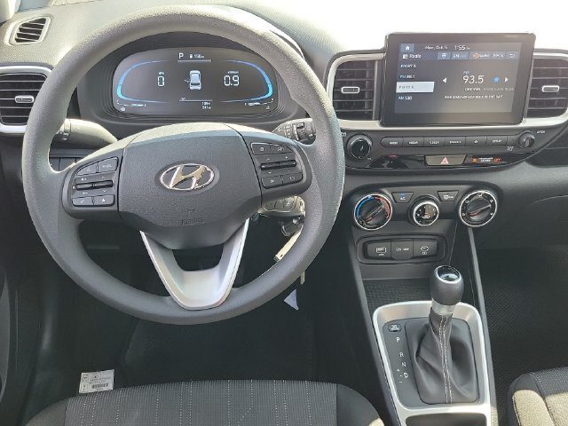Used 2026 Hyundai Venue SE FWD image 6