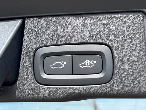 New 2025 Volvo XC60 B5 Plus w/ Protection Package Premier image 11