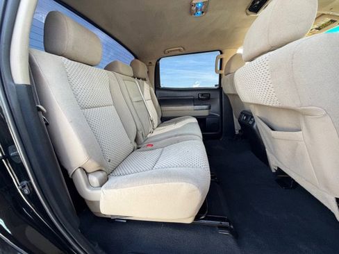 Used 2012 Toyota Tundra 4x4 CrewMax w/ SR5 Pkg image 9