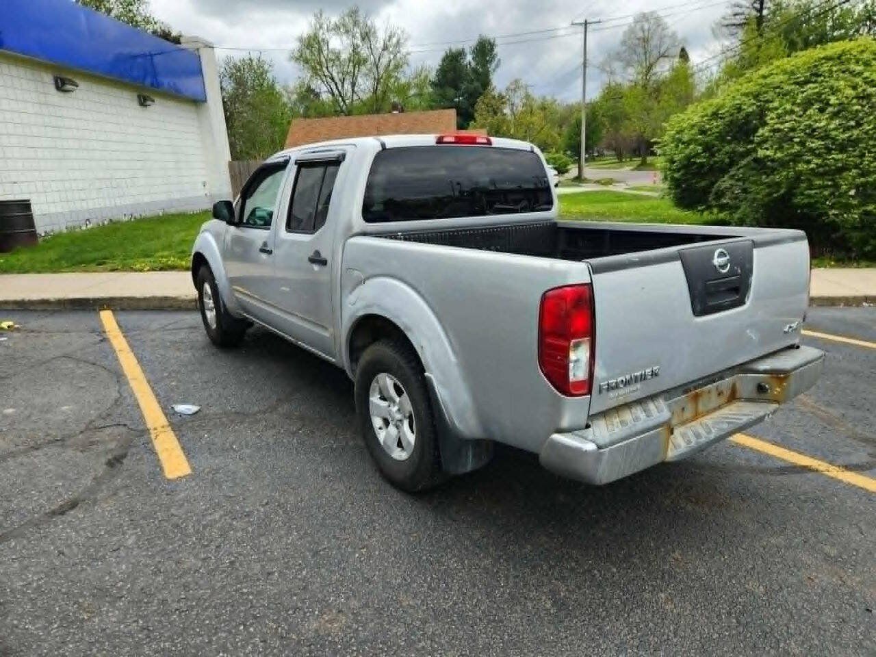 Used 2011 Nissan Frontier S AWD/4WD image 6