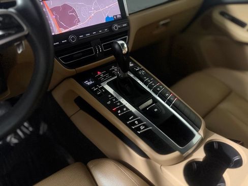 Used 2019 Porsche Macan AWD/4WD image 19