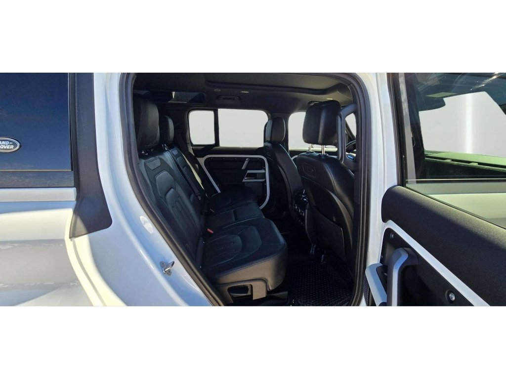 Used 2021 Land Rover Defender 110 X-Dynamic SE AWD/4WD image 26