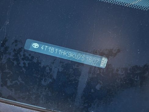 Used 2019 Toyota Camry L image 26