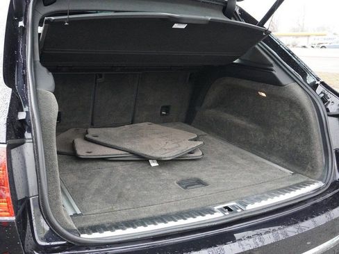 Used 2019 Bentley Bentayga AWD/4WD image 21