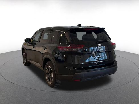 Used 2025 Nissan Rogue SV image 11