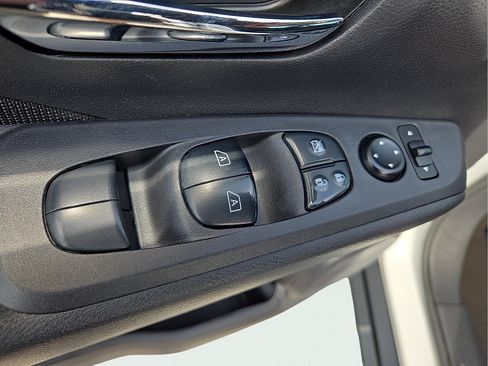 Used 2024 Nissan Kicks SV FWD image 15