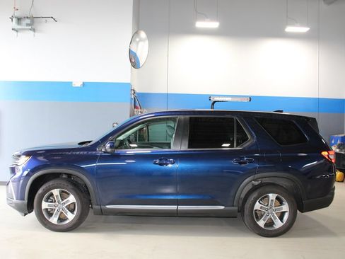 Used 2025 Honda Pilot EX-L image 10