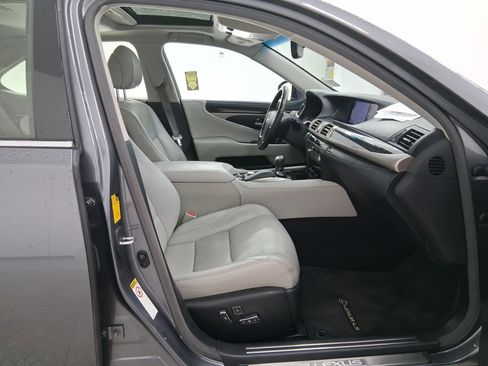 Used 2014 Lexus LS 460 image 37