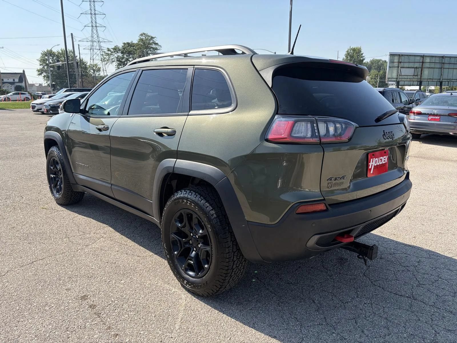 Used 2020 Jeep Cherokee Trailhawk w/ Comfort/Convenience Group AWD/4WD image 6
