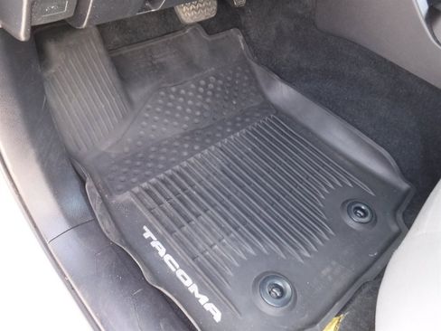 Used 2019 Toyota Tacoma 2WD Access Cab image 13