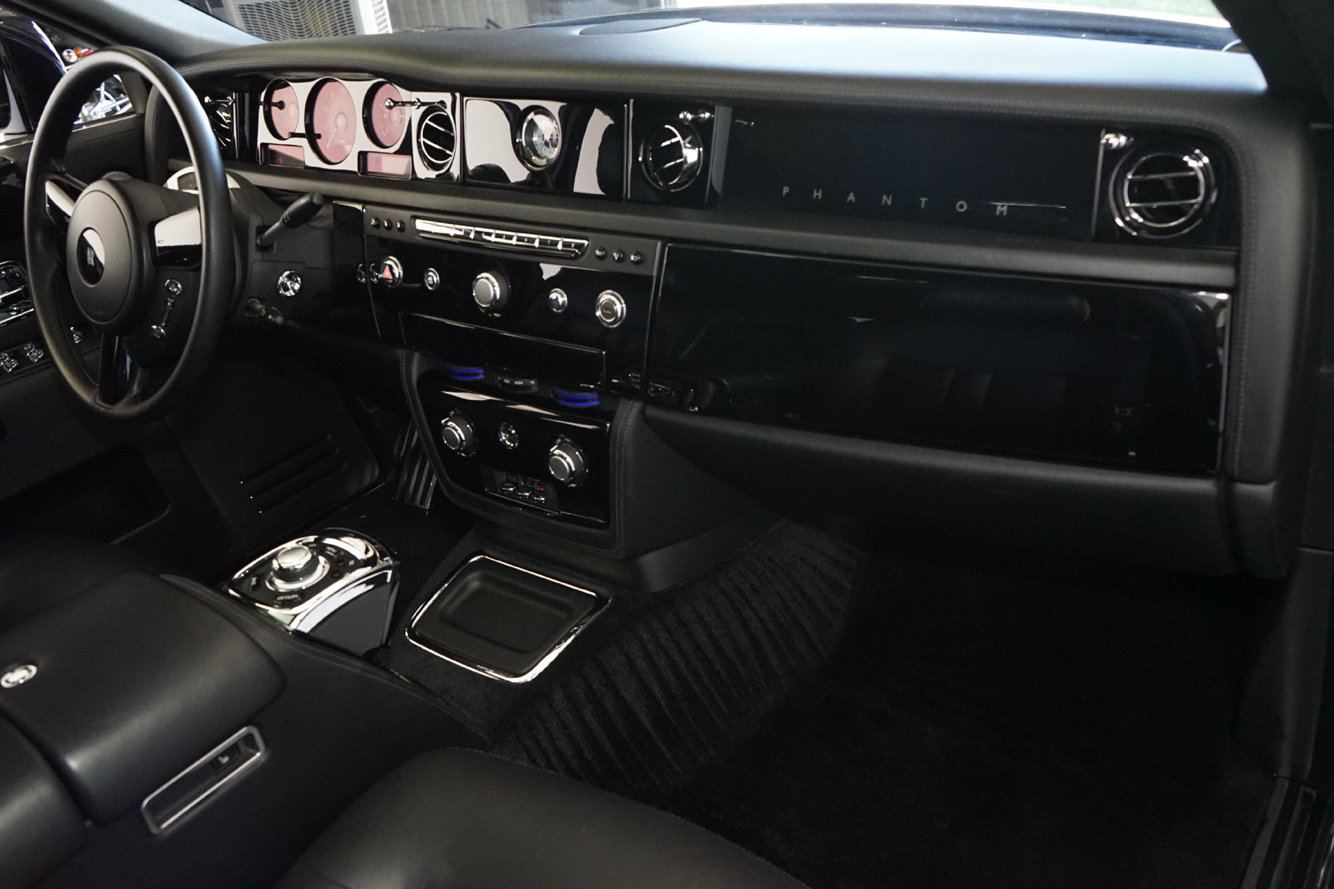 Used 2013 Rolls-Royce Phantom Sedan RWD image 12
