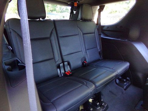 Used 2021 GMC Yukon Denali w/ Denali Ultimate Package AWD/4WD image 25